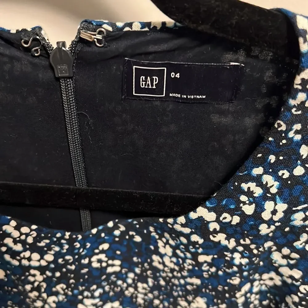 Gap Dress in Black floral print - Size 4 - Picture 3 of 5